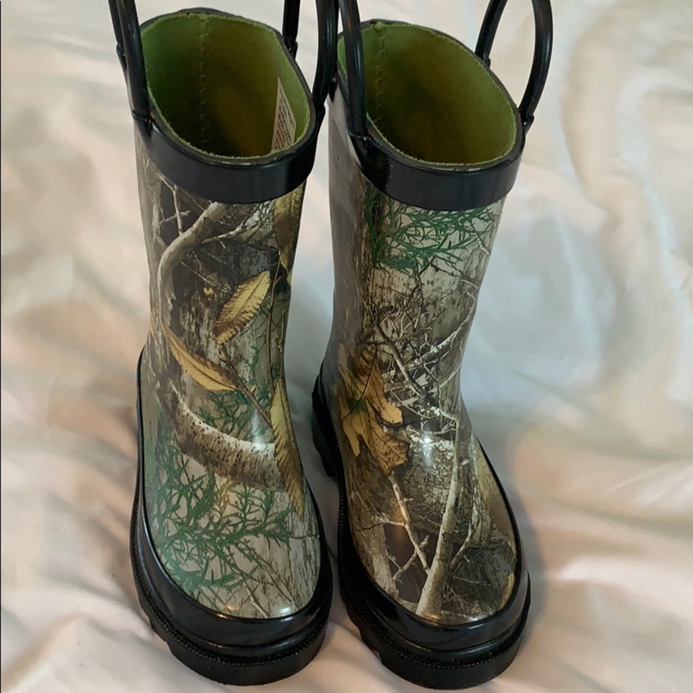 Magellan Outdoors Rubber Boots